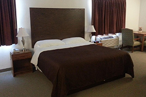 Queen Bed Woodfield Inn & Suites Marshfield